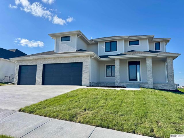 20152 T Street, Omaha, NE 68135