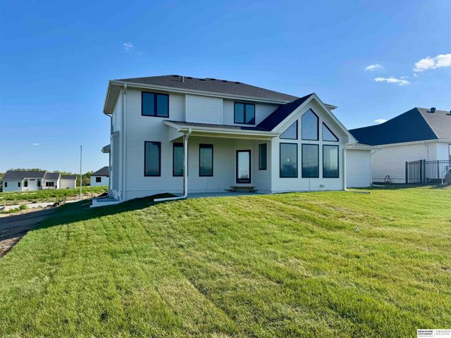 20152 T Street, Omaha, NE 68135