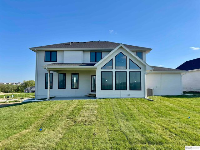20152 T Street, Omaha, NE 68135