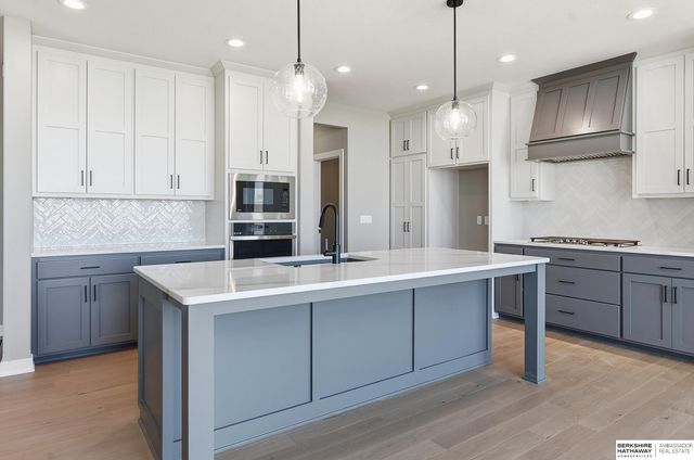 20152 T Street, Omaha, NE 68135