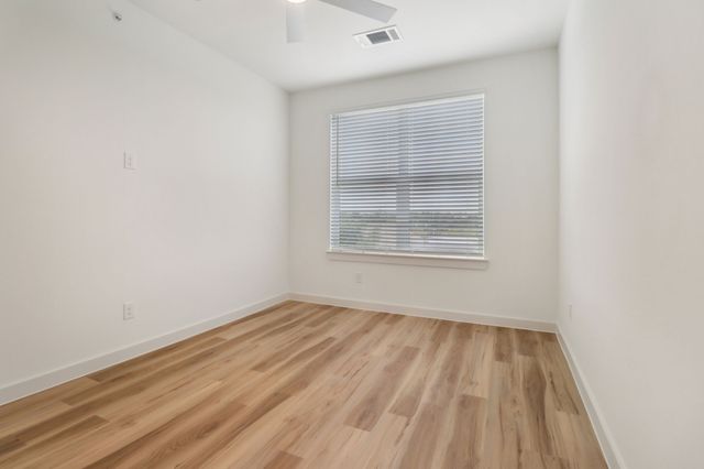 405 N Ewing Avenue 308, Dallas, TX 75203