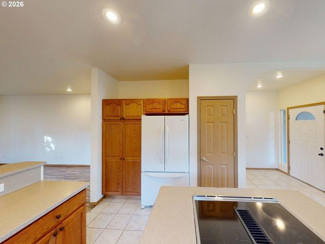 518 ROSICHELLI Dr, Brookings, OR 97415