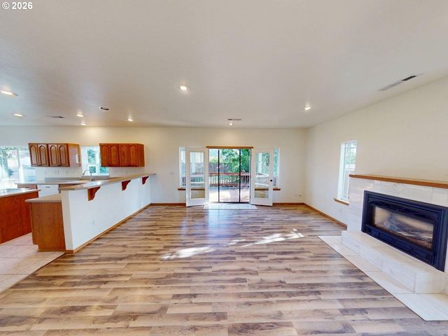 518 ROSICHELLI Dr, Brookings, OR 97415