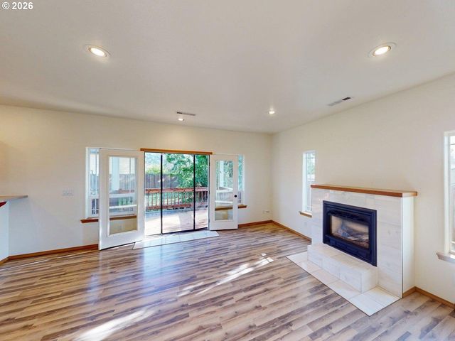518 ROSICHELLI Dr, Brookings, OR 97415