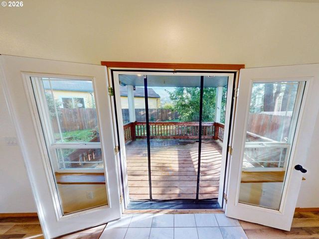 518 ROSICHELLI Dr, Brookings, OR 97415