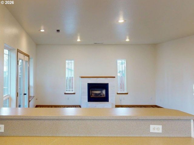 518 ROSICHELLI Dr, Brookings, OR 97415