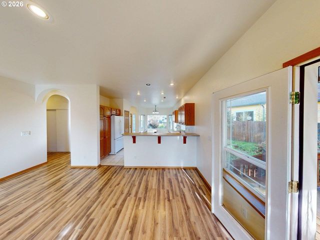 518 ROSICHELLI Dr, Brookings, OR 97415