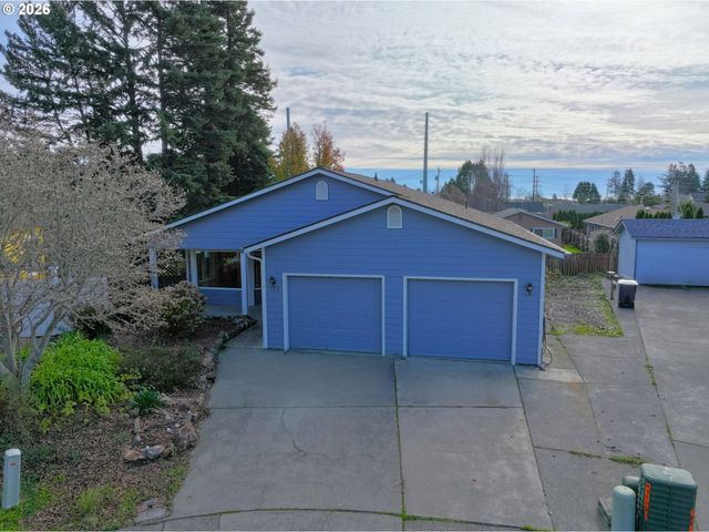 518 ROSICHELLI Dr, Brookings, OR 97415