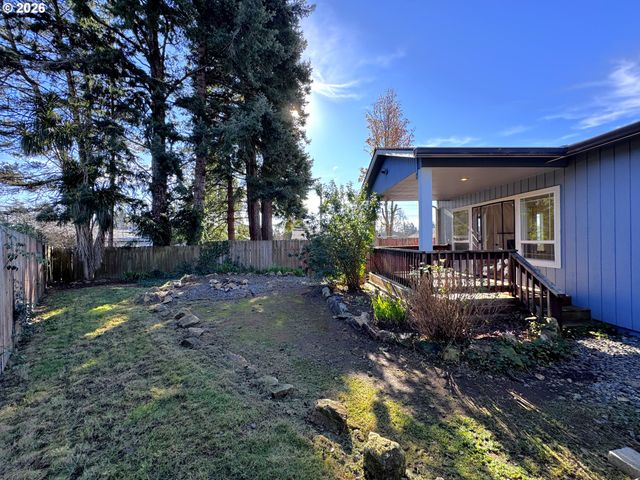 518 ROSICHELLI Dr, Brookings, OR 97415