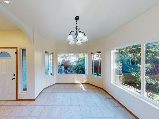 518 ROSICHELLI Dr, Brookings, OR 97415