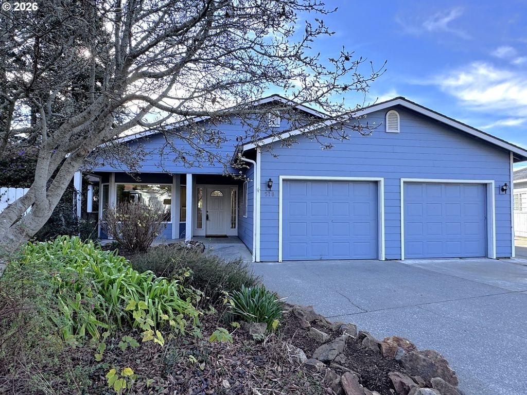 518 ROSICHELLI Dr, Brookings, OR 97415