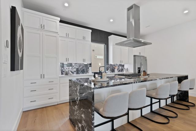 2139 Mail Avenue 102, Dallas, TX 75235