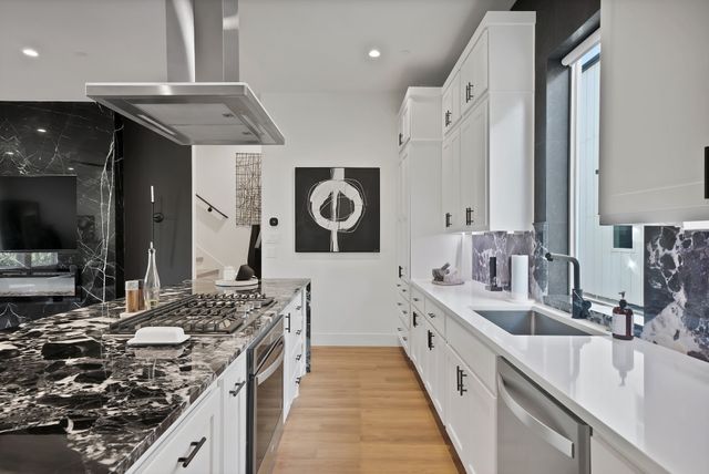 2139 Mail Avenue 102, Dallas, TX 75235