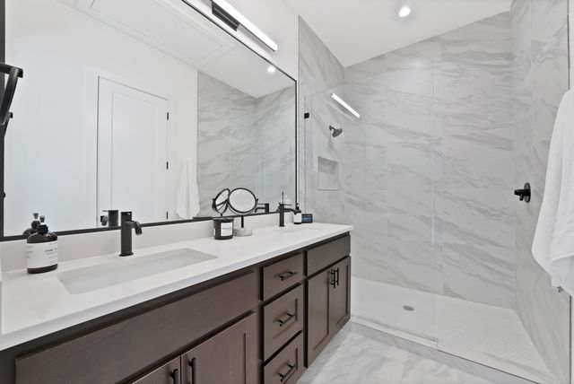 2139 Mail Avenue 102, Dallas, TX 75235