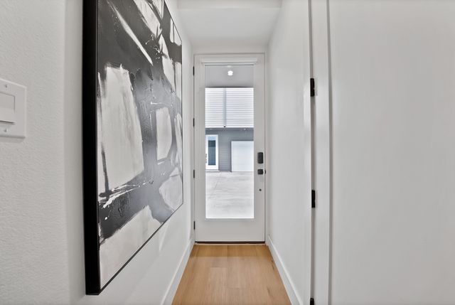 2139 Mail Avenue 102, Dallas, TX 75235