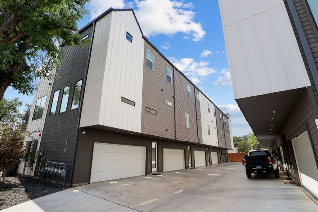 2139 Mail Avenue 102, Dallas, TX 75235