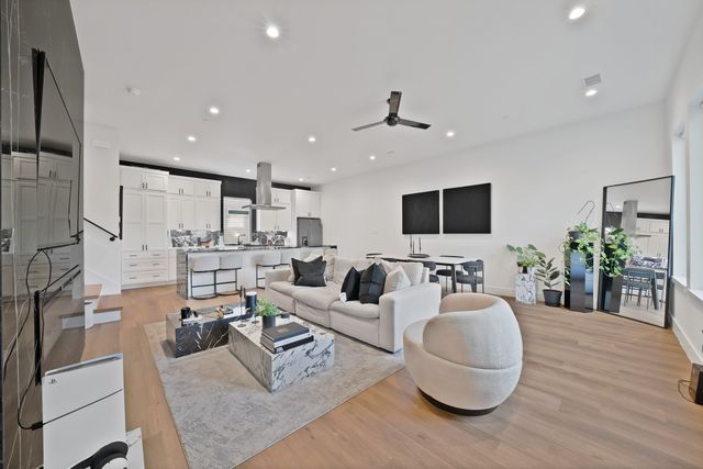 2139 Mail Avenue 102, Dallas, TX 75235