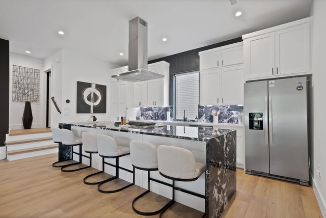 2139 Mail Avenue 102, Dallas, TX 75235