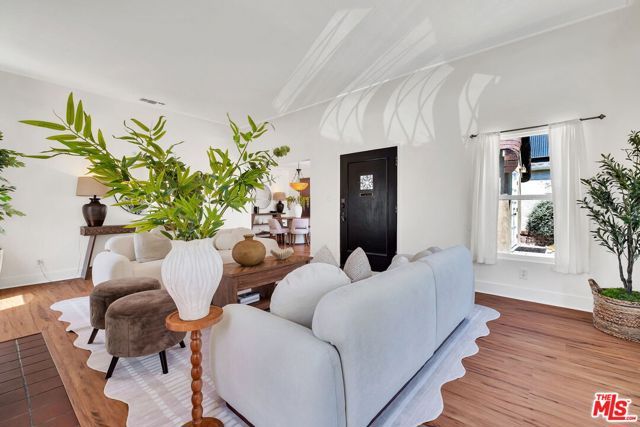 851 S Orange Drive, Los Angeles, CA 90036