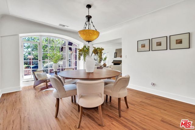 851 S Orange Drive, Los Angeles, CA 90036