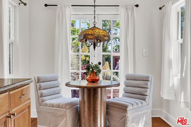 851 S Orange Drive, Los Angeles, CA 90036