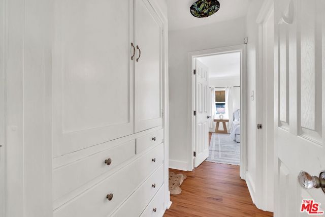 851 S Orange Drive, Los Angeles, CA 90036