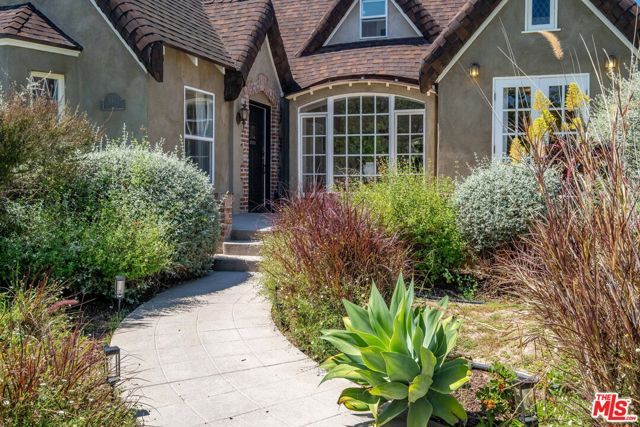 851 S Orange Drive, Los Angeles, CA 90036