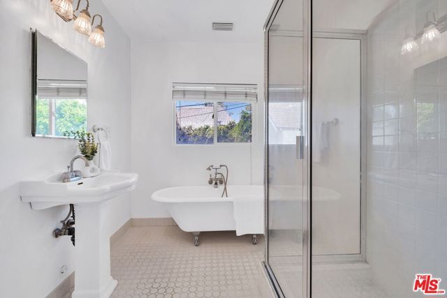 851 S Orange Drive, Los Angeles, CA 90036