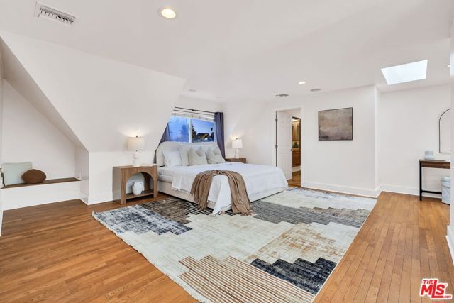 851 S Orange Drive, Los Angeles, CA 90036