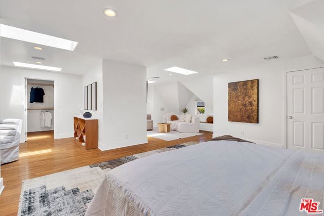 851 S Orange Drive, Los Angeles, CA 90036