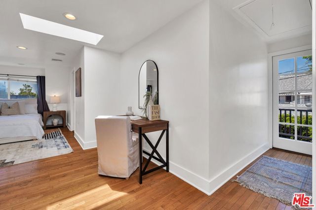 851 S Orange Drive, Los Angeles, CA 90036