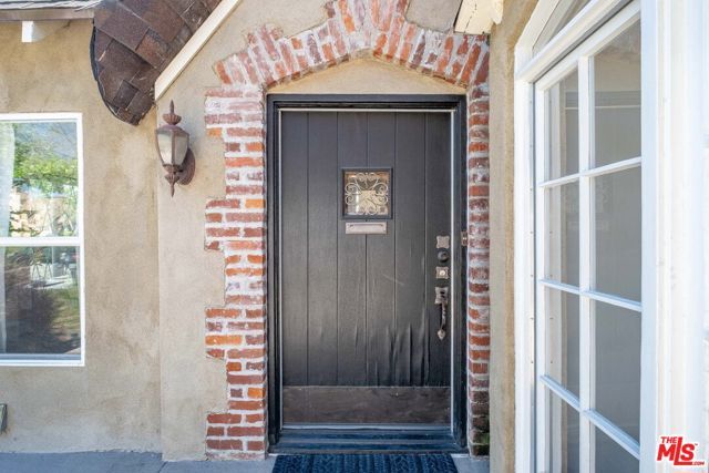 851 S Orange Drive, Los Angeles, CA 90036