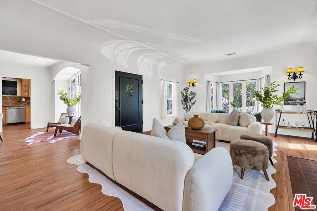 851 S Orange Drive, Los Angeles, CA 90036