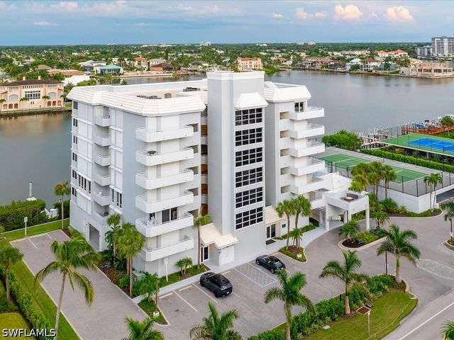 9790 Gulf Shore DR 204, Naples, FL 34108