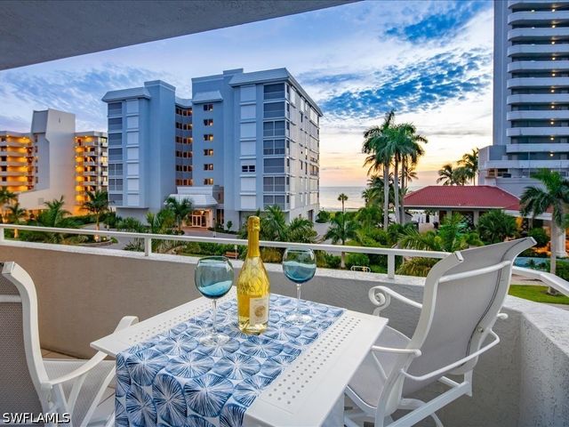 9790 Gulf Shore DR 204, Naples, FL 34108
