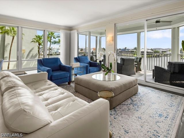 9790 Gulf Shore DR 204, Naples, FL 34108