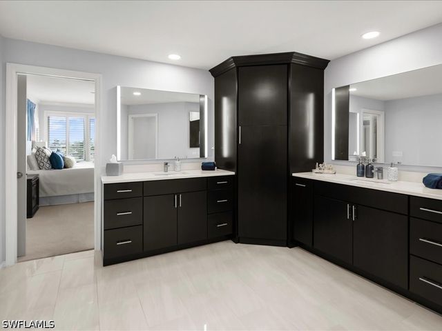 9790 Gulf Shore DR 204, Naples, FL 34108