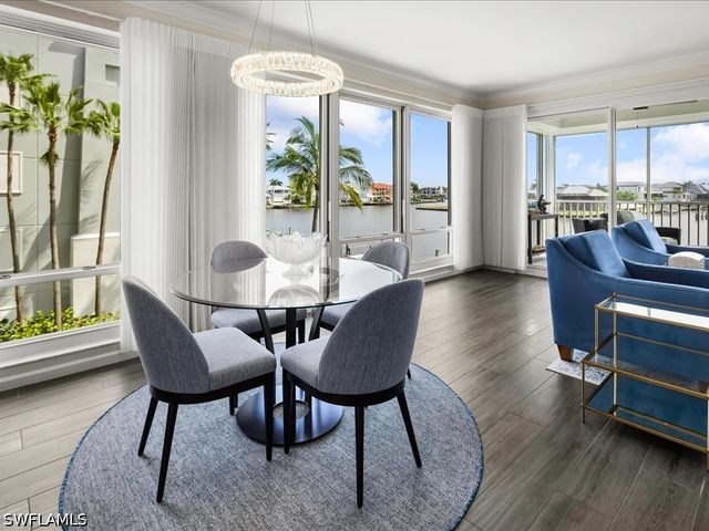 9790 Gulf Shore DR 204, Naples, FL 34108