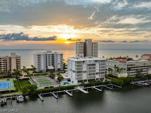 9790 Gulf Shore DR 204, Naples, FL 34108