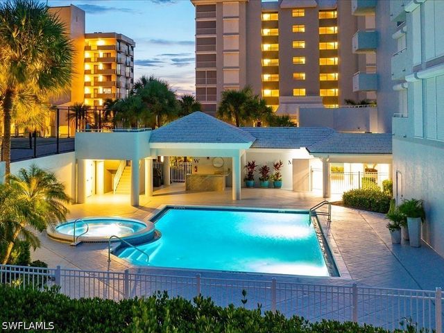 9790 Gulf Shore DR 204, Naples, FL 34108