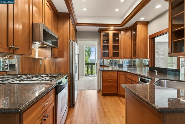 1975 Fair Ridge Ct, Walnut Creek, CA 94597