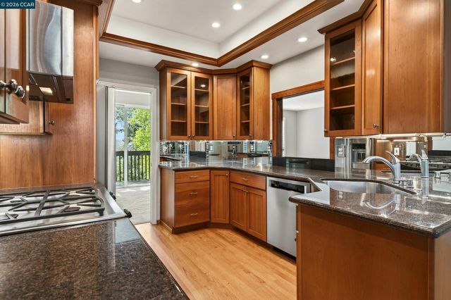 1975 Fair Ridge Ct, Walnut Creek, CA 94597