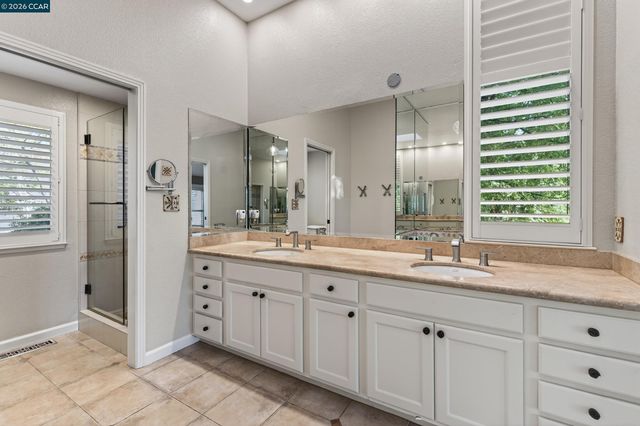 1975 Fair Ridge Ct, Walnut Creek, CA 94597