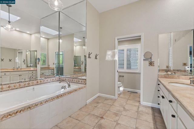 1975 Fair Ridge Ct, Walnut Creek, CA 94597