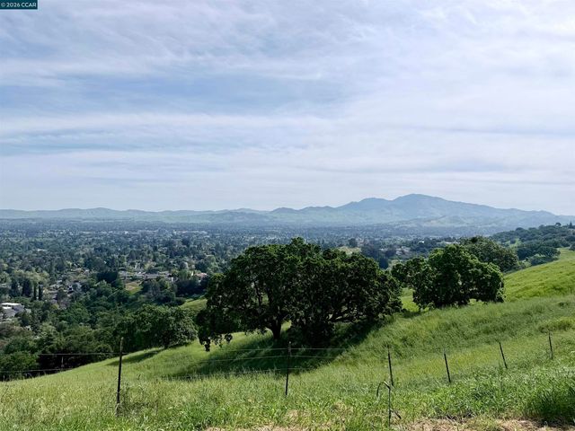 1975 Fair Ridge Ct, Walnut Creek, CA 94597