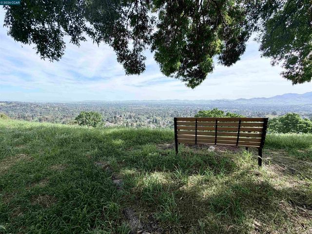 1975 Fair Ridge Ct, Walnut Creek, CA 94597