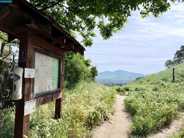 1975 Fair Ridge Ct, Walnut Creek, CA 94597