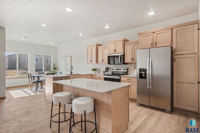 9213 W 43rd St Street, Sioux Falls, SD 57106