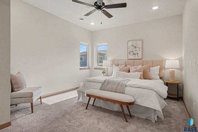 9213 W 43rd St Street, Sioux Falls, SD 57106