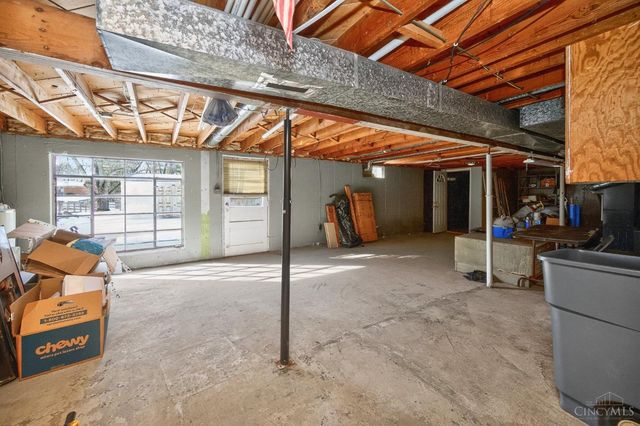 3833 Sterling Drive, Franklin Twp, OH 45005